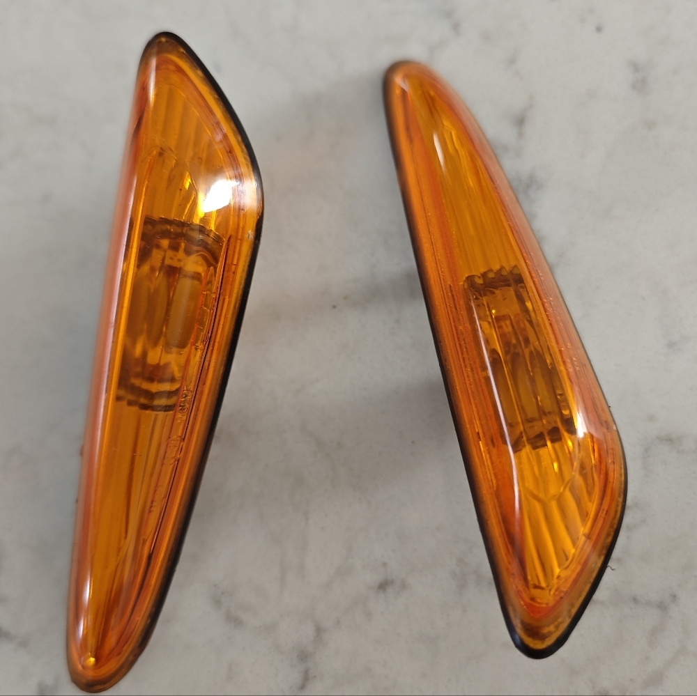 BMW E46 amber fender side marker lights Pair